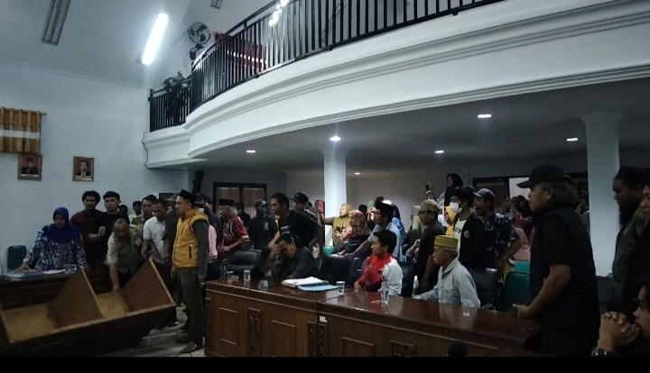 Poto Detik detik kericuhan pelaksanaan RDP